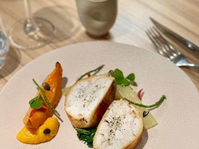 Le Nid - Table Intimiste Lieu Jaune